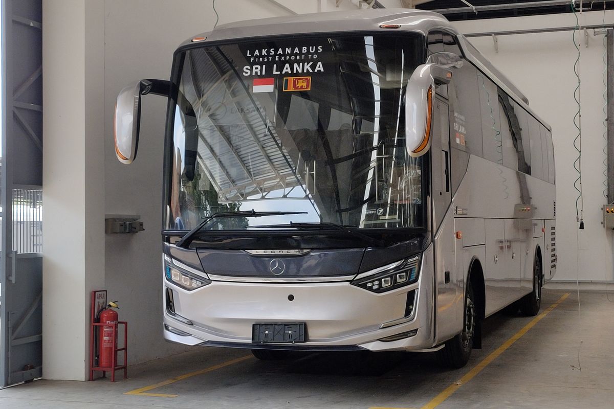 Bus buatan Karoseri Laksana yang di Impor ke Sri Lanka