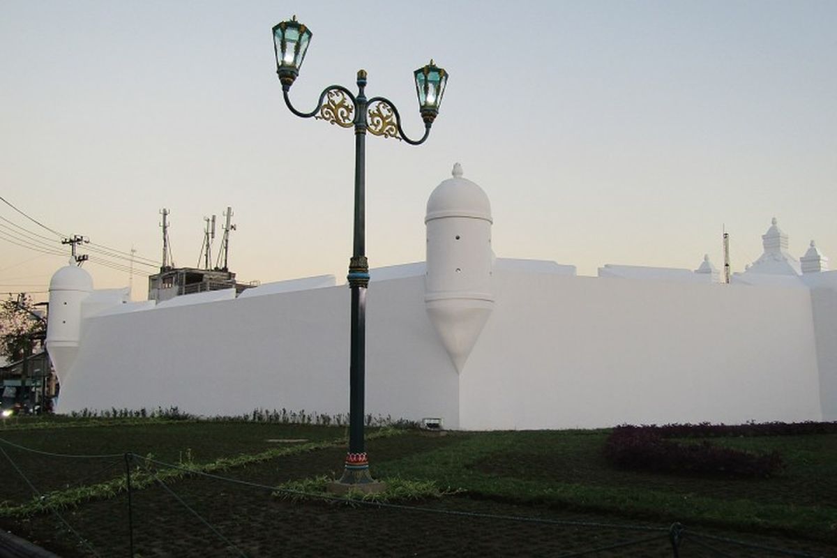 Bangunan bastion pada bagian pojok Benteng Baluweri Keraton Yogyakarta.