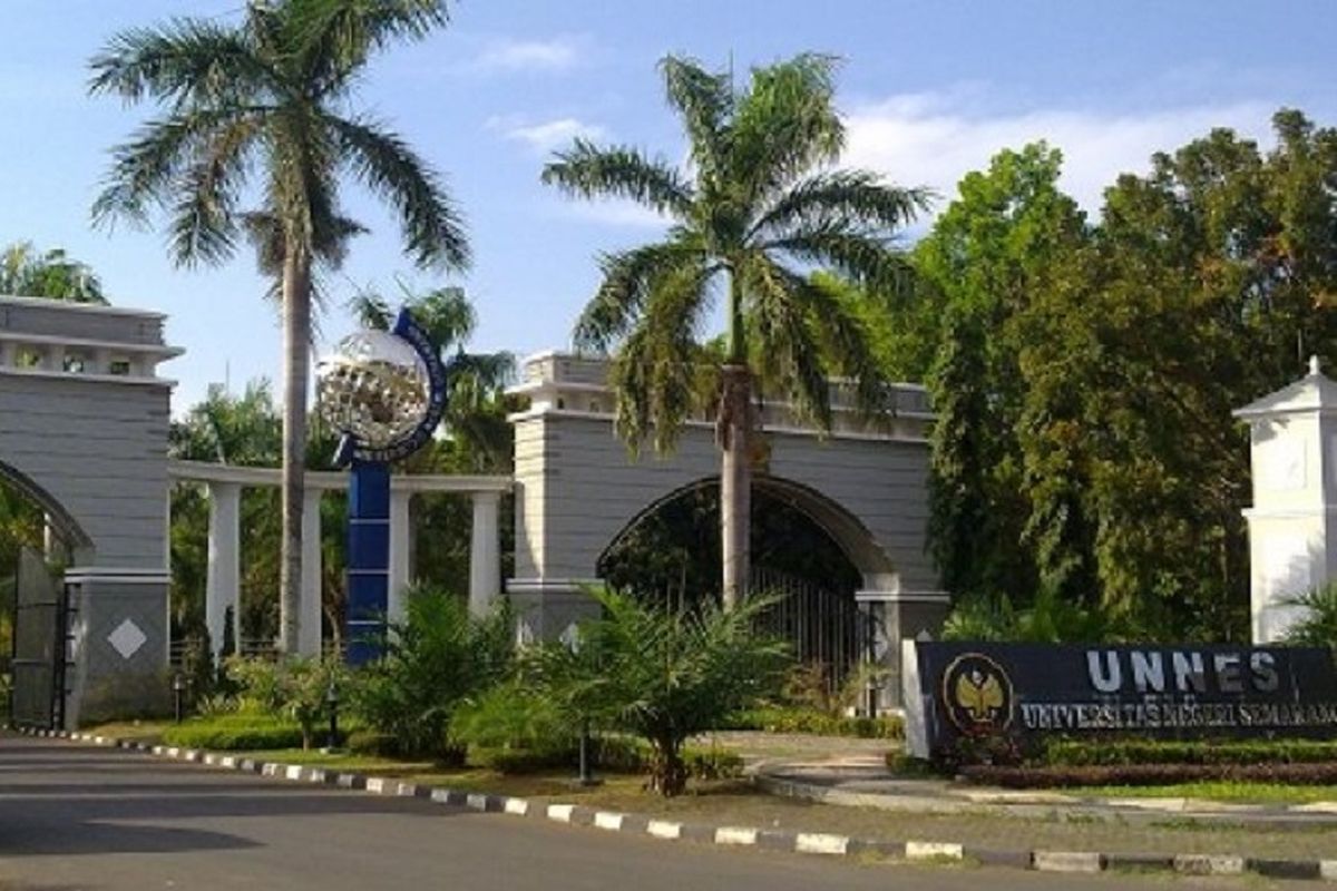 Gerbang masuk kampus Universitas Negeri Semarang (Unnes).