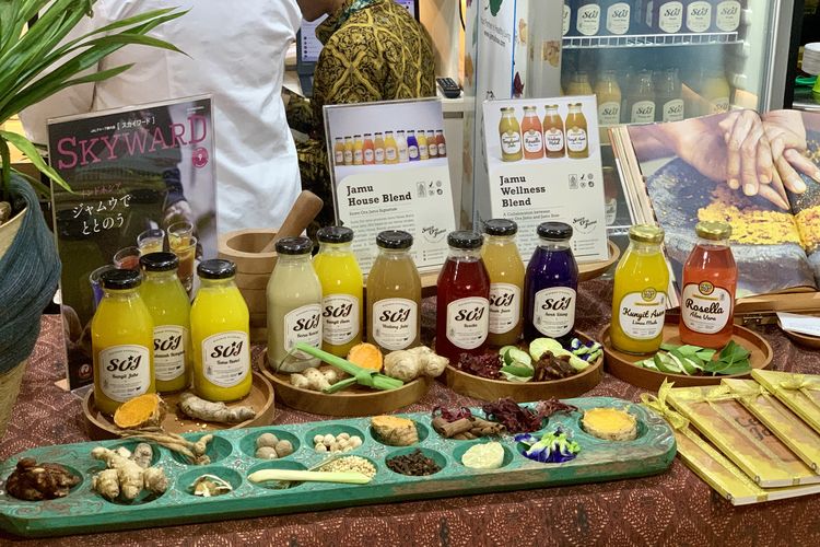 Menu Suwe Ora Jamu terdiri dari Wedang Jahe, Beras Kencur, Sereh Telang, Kunyit Asem, Asem Jawa, Temu Kunci, Temulawak, dan Kayu Manis Sitrus.