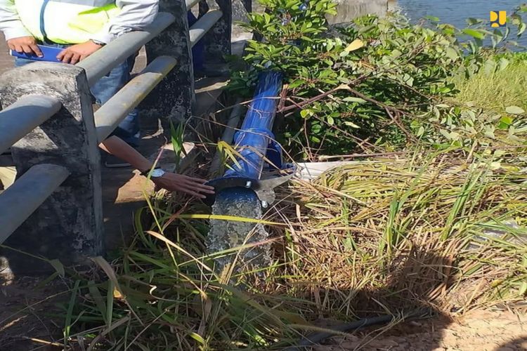 Pemasangan pipa transmisi air baku dari Waduk Monggak Rempang selesai. Fasilitas ini akan digunakan untuk mendukung fasilitas observasi dan isolasi di Pulau Galang Batam