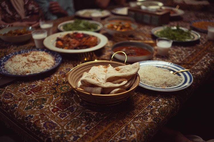 Warga Negara Ini Baru Makan Malam Pukul 21.00, Ini Alasannya