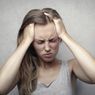 4 Penyebab Sakit Kepala di Malam Hari dan Cara Mengatasinya