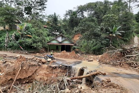 Banjir Bandang di Lebak, dari Penambangan Ilegal hingga Berubahnya Kampung Jadi Sungai