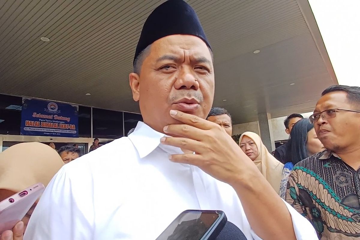 Wakil Menteri Sekretaris Negara (Wamensesneg) RI Juri Ardiantoro di Kompleks Parlemen, Jakarta, Minggu (27/4/2025).