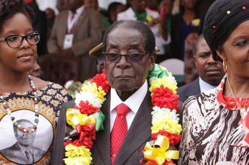 Mugabe Pecat Wakilnya demi Muluskan Jalan Sang Istri Jadi Presiden