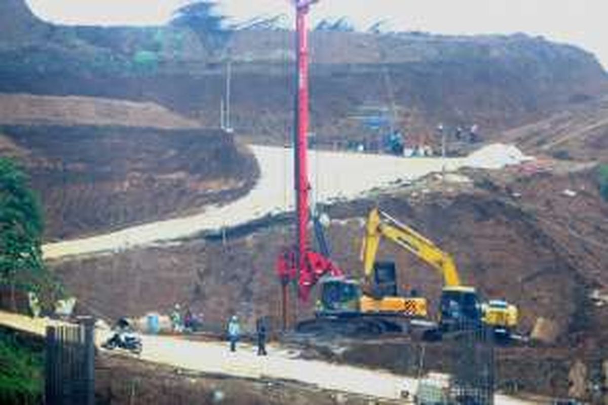 Progres Tol Bogor-Ciawi-Sukabumi dinilai lambat, terutama Seksi I Ciawi-Cigombong sepanjang 15,35 kilometer.