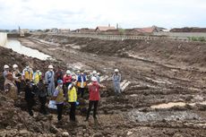 Tengok Korban Banjir Mangkang Wetan Semarang, Ganjar Minta BBWS Bikin Tanggul Sementara