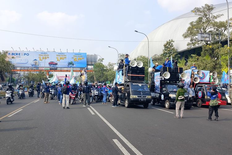 Massa Buruh dari Bekasi Bergerak ke Jakarta, Bawa Petisi Perlindungan Tenaga Kerja