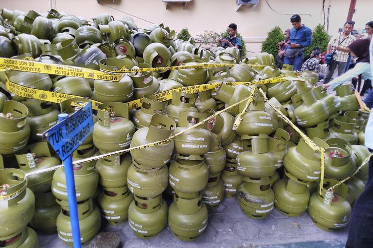 Polda Sulteng amankan ribuan tabung gas warna melon illegal, Kamis (16/5/2019)