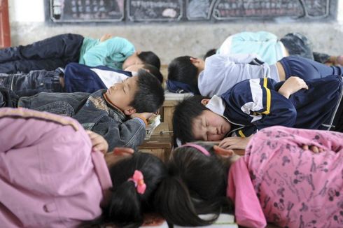 Sekolah di China Hukum Murid yang Ke Toilet Saat Jam Tidur Siang