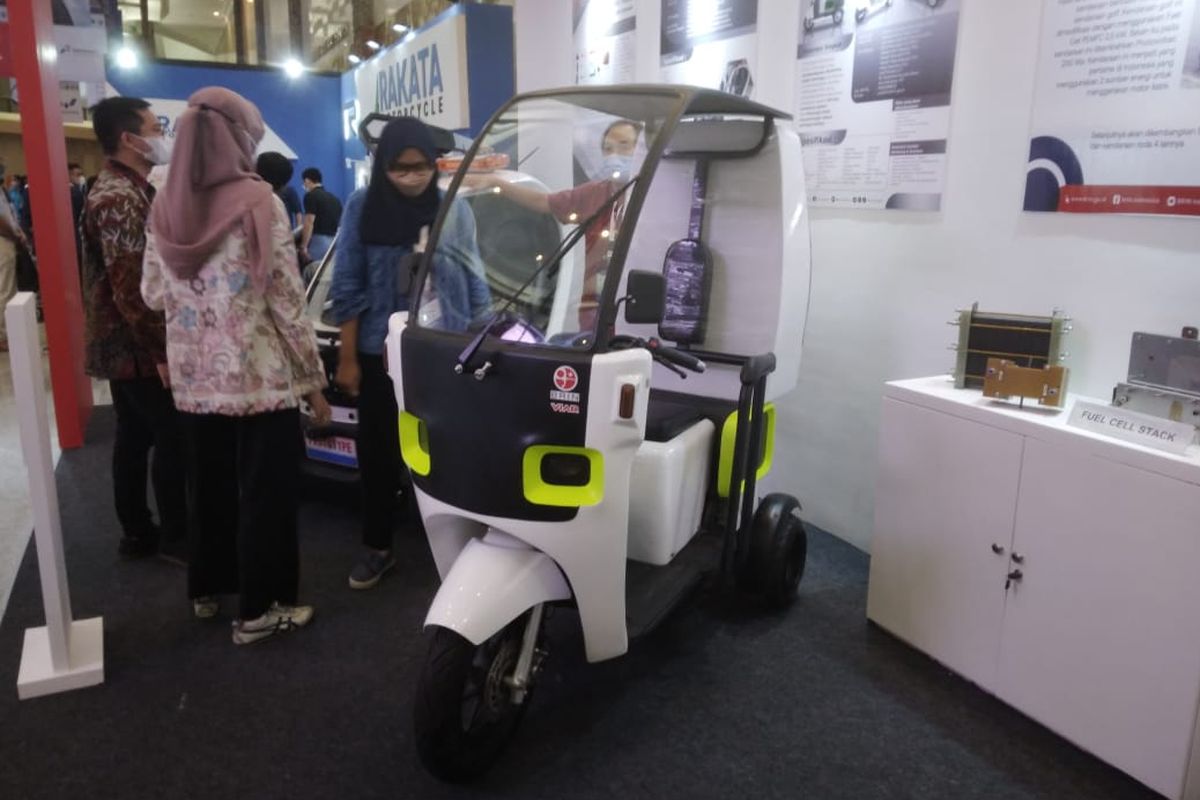 Prototipe kendaraan listrik roda tiga E-Tricycle Viar dan BRIN