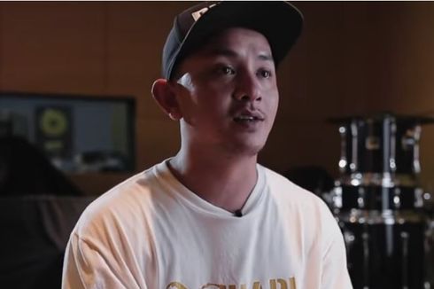 Reaksi Pertama Tuan Tigabelas saat Manggung Pertama sebagai Rapper 