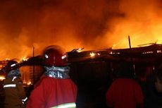 Pasar Raya Terbakar, Pemadam Kesulitan Padamkan Api