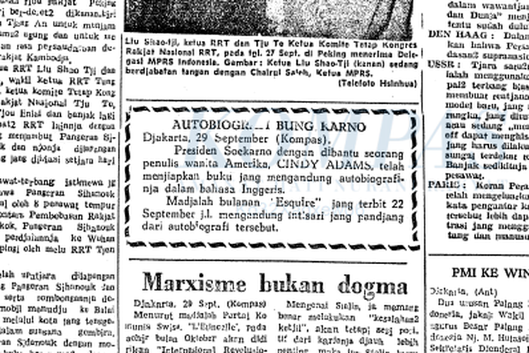 Tangkap layar berita di harian Kompas edisi 30 September 1965, tentang penerbitan otobiografi Bung Karno yang ditulis Cindy Adams dalam bahasa Inggris. 