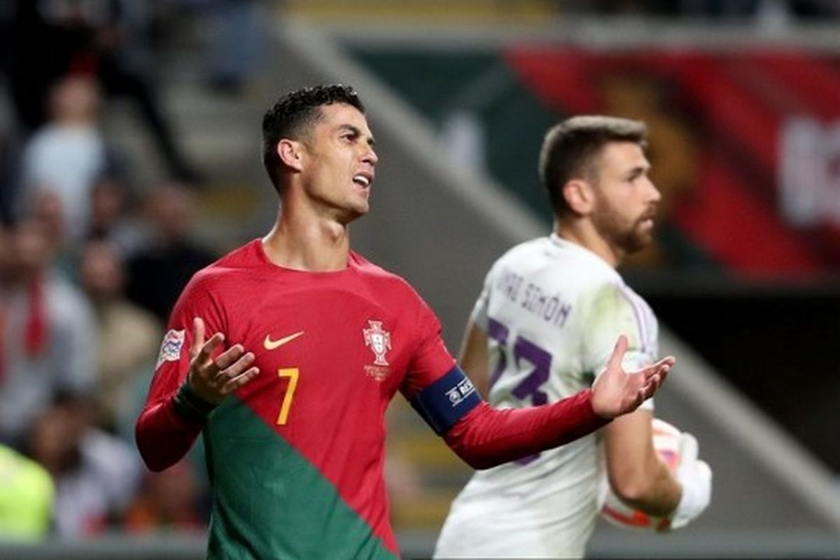 Hasil Portugal vs Spanyol: Ekspresi Cristiano Ronaldo pada laga UEFA Nations League Liga A2 yang mempertemukan Portugal vs Spanyol di Estadio Municipal de Braga pada Rabu (28/9/2022) dini hari WIB. Cristiano Ronaldo diprediksi akan melawan Lionel Messi di final Piala Dunia 2022 Qatar.