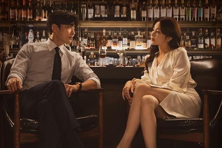 Jang Seung Jo dan Kang Sora dalam drama Strangers Again (2023)