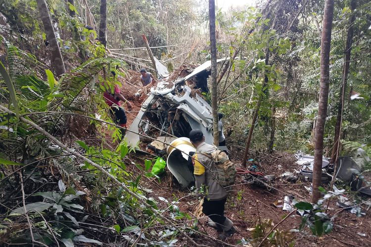 Instrumen Kokpit PK-CFX Ditemukan, Tabir Jatuhnya Helikopter di Sekadau Mulai Digali