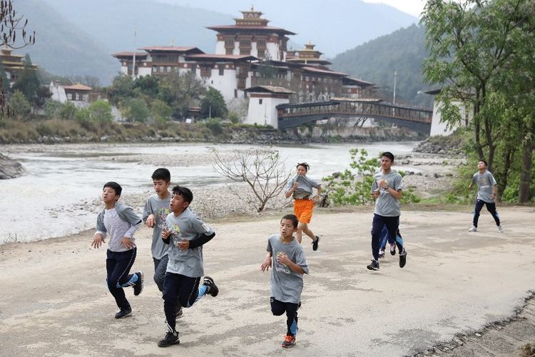 Hujan deras yang mengguyur Punakha di Bhutan pada Sabtu dini hari, 7 April 2018 tak menjadi halangan dalam pelaksanaan Asian Games 2018 OCA Fun Run di bekas ibu kota Bhutan itu.