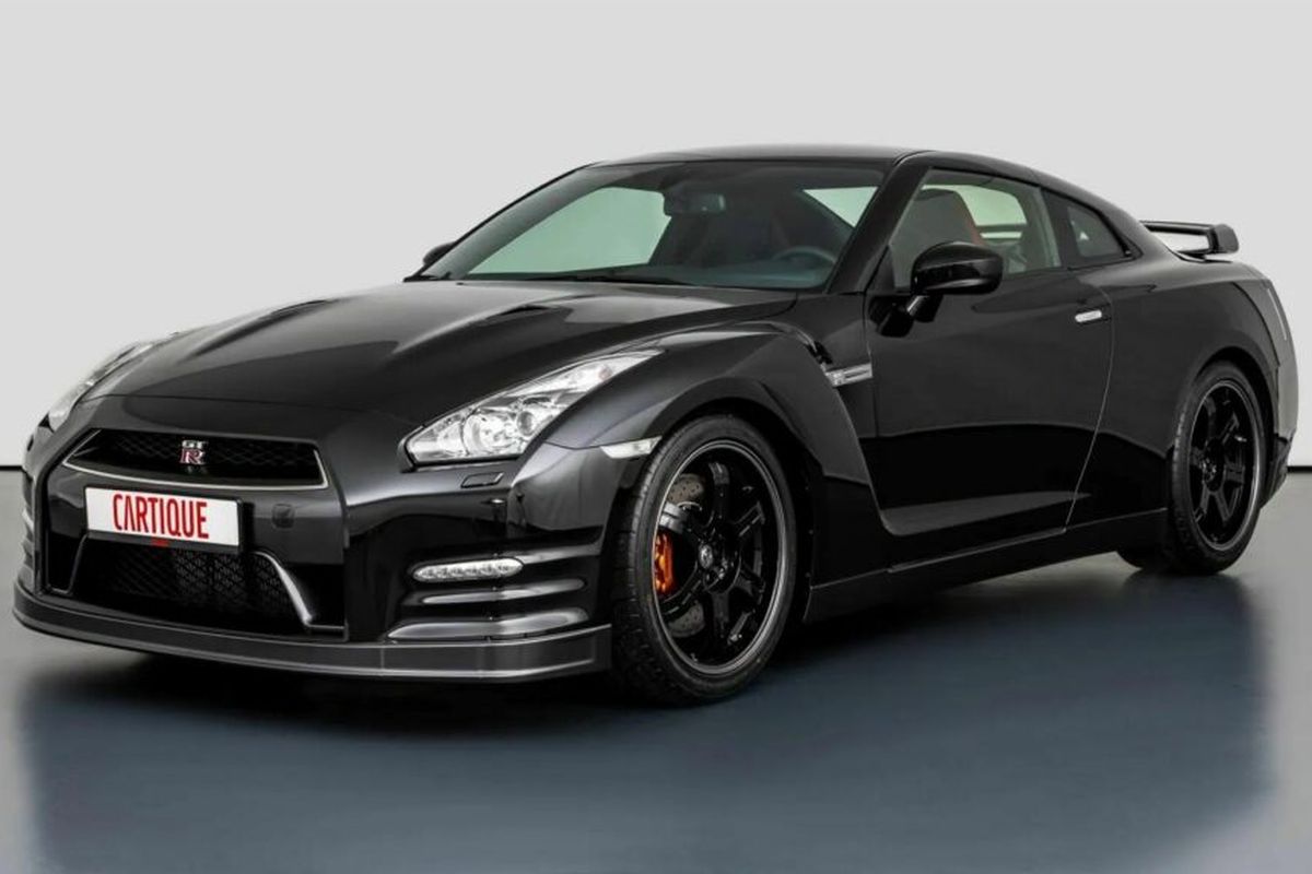 Nissan GT-R Black Edition milik Sebastian Vettel