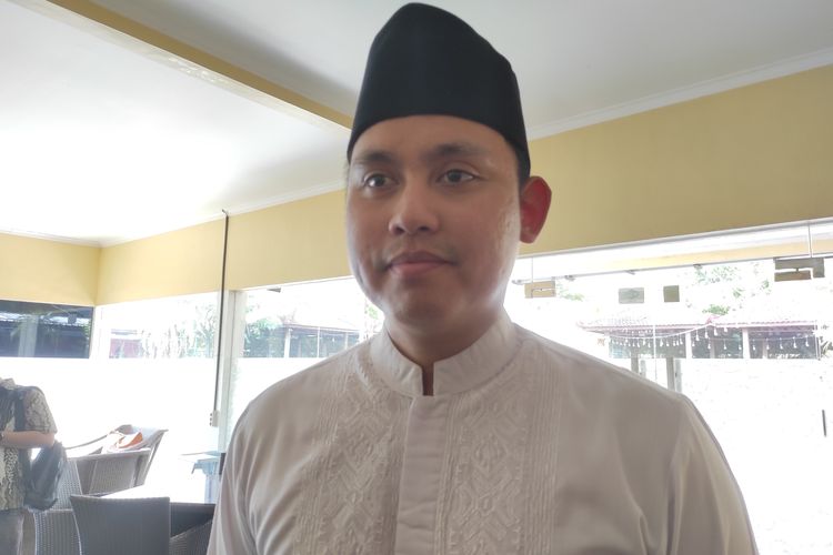 Bupati Kendal Dico Gunandito saat berkunjung ke Kabupaten Demak, Jawa Tengah, Kamis (2/5/2024). (KOMPAS.COM/NUR ZAIDI)