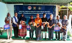 Tutup Bimtek UMKM Wastra, Tri Tito Karnavian Dorong Tenun Alor Lebih Adaptif