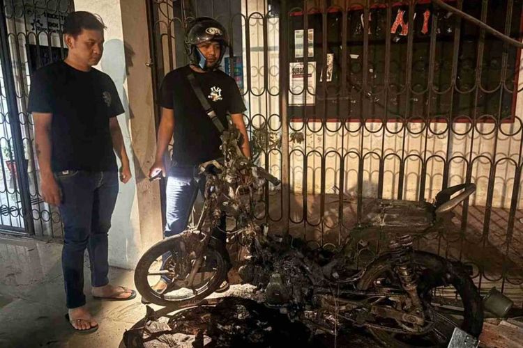 OTK Serang Kampus UNM Makassar, Satu Motor Hangus Terbakar