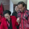 Momen Hangat Jokowi Gandeng Mega Turun Panggung Usai Foto Bersama di Rakernas PDI-P 2023