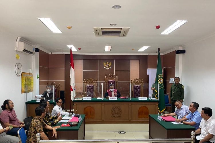 Hakim Pengadilan Negeri (PN) Batam Kelas I A Kepulauan Riau (Kepri), menolak semua permohonan praperadilan yang diajukan tim advokasi Solidaritas Nasional untuk Rempang terkait penetapan 30 orang sebagai tersangka kasus kericuhan aksi demo yang dilakukan 11 September 2023, Senin (6/11/2023).