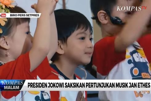Senyum Jokowi Saat Saksikan Cucunya, Jan Ethes, Tampil di Pentas Musik