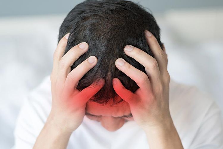 Beberapa pengidap emtpy sella syndrome mengalami sakit kepala kronis.
