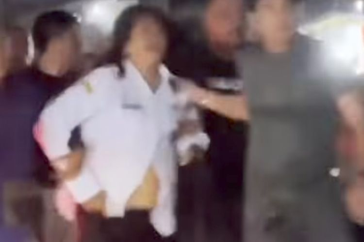 Heboh Rumah Guru di Tanjung Balai Digeruduk Massa, Diduga Serahkan Murid untuk Disodomi Suami