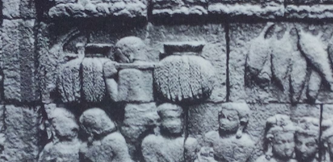 Perdagangan hasil bumi, termasuk padi, pada masa lampau digambarkan dalam relief Borobudur (tahun 750 Masehi), diambil dari buku Smallholders and Stockbreeders: Histories of Foodcrop and Livestock Farming in Southeast Asia.
