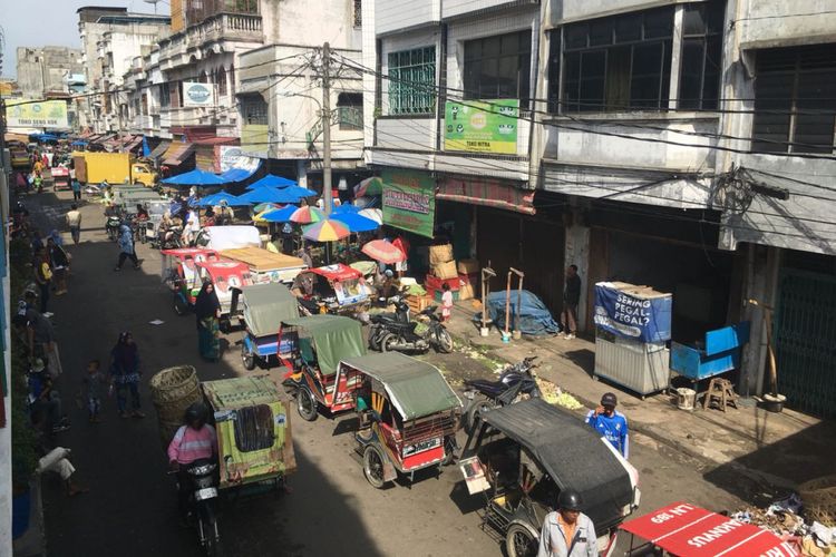 Pasar Tavip merupakan pasar terbesar di Binjai, Medan, Sumatera Utara