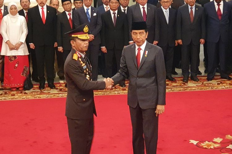 Presiden Joko Widodo melantik Komisaris Idham Azis sebagai Kapolri, Jumat (1/11/2019) pagi. Pelantikan berlangsung di Istana Negara, Jakarta, pukul 09.30 WIB. 