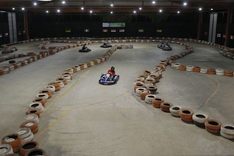 Sirkut gokar di Semarang Speedway yang menjadi wahana wisata baru sejak Oktober 2016.