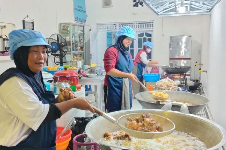 Dapat Modal dari BRI, UMKM Katering Ini Suplai 3.356 Makanan Sehari untuk Program MBG