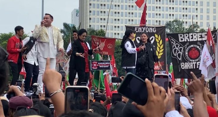 Megawati Bergoyang Lagu "Cinta Hampa" Sembari Ingatkan Warga Semarang Pilih Pemimpin yang Benar
