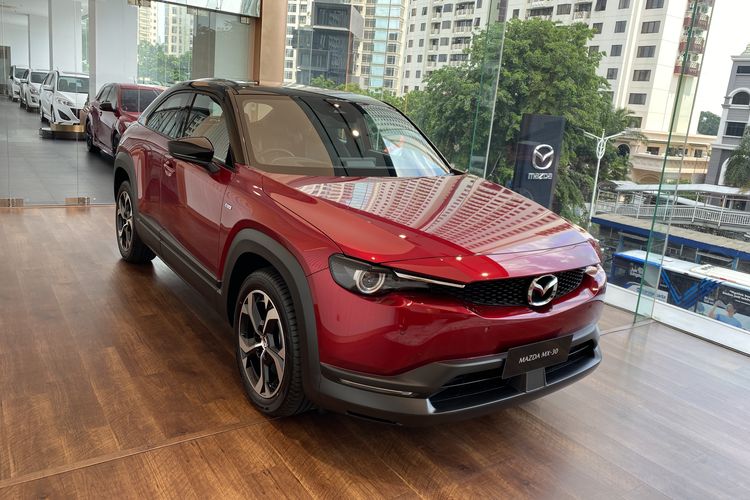 Mazda MX-30 Hadapi Tantangan di Pasar Mobil Listrik Indonesia