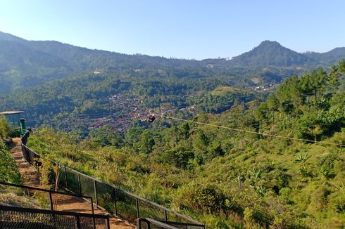 Meluncur di Flying Fox Sepanjang 720 Meter di Bandung, Tertarik?