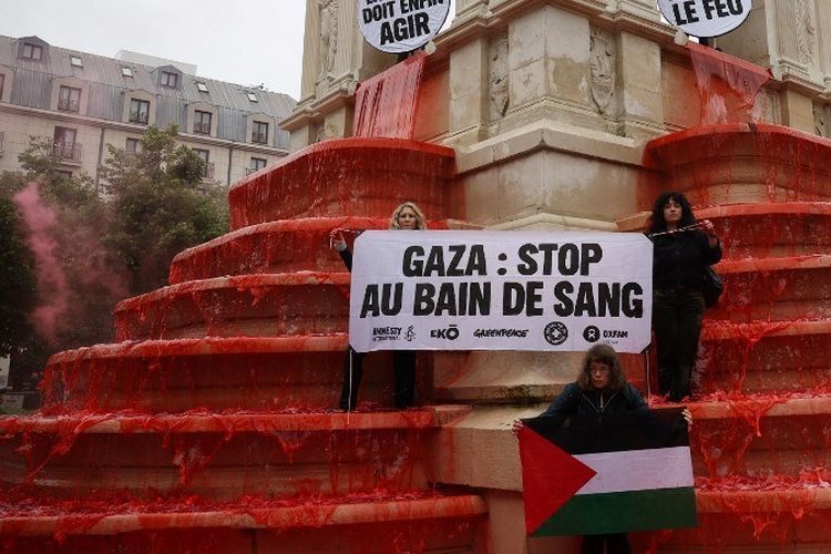Air Mancur di Perancis Berubah Jadi Merah Darah, Simbol Pembantaian di Gaza