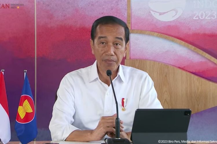 Presiden Joko Widodo dalam keterangan pers secara daring dari Labuan Bajo, pada Senin (8/5/2023).