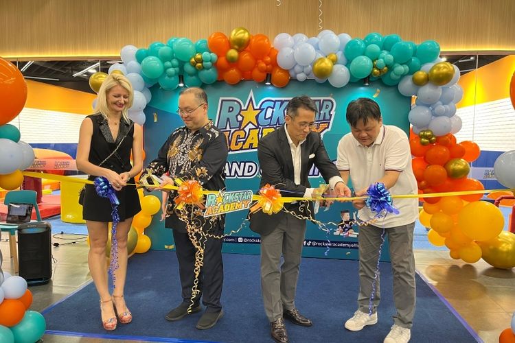 Seremoni pembukaan RockStar Academy cabang ke-19 di Lotte Mall Bintaro, Tangerang Selatan. 