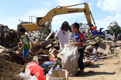 Sampah Banjir di Manado Bawa Rejeki