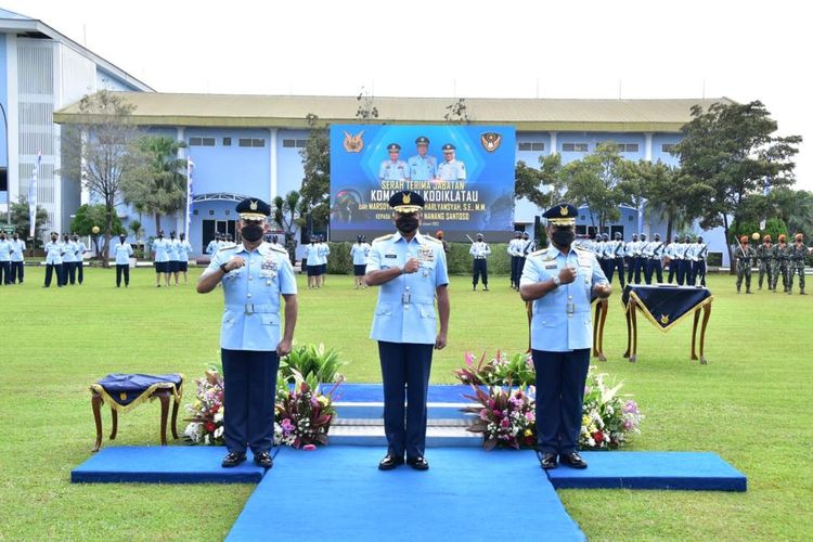Kepala Staf Angkatan Udara (KSAU) Marsekal Fadjar Prasetyo memimpin serah terima jabatan (sertijab) Komandan Komando Pembina Doktrin, Pendidikan dan Latihan TNI Angkatan Udara (Kodiklatau) dari Marsekal Madya Tatang Harlyansyah kepada Marsekal Muda Nanang Santoso.