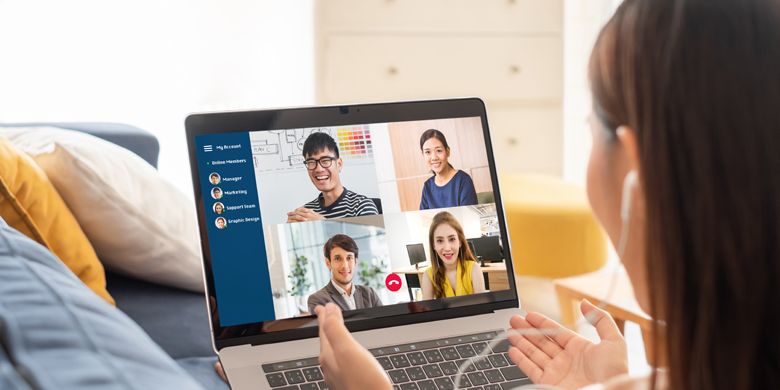 Ilustrasi silaturahmi virtual dengan video conference.