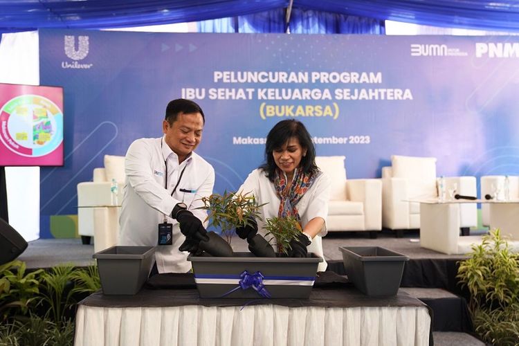 PNM bersama Unilever Indonesia menjalankan program Ibu Sehat Keluarga Sejahtera (Bu Karsa) untuk memberdayakan perempuan prasejahtera. 