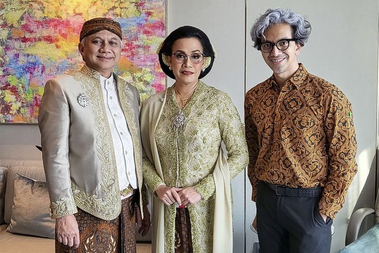 Sri Mulyani selalu tampil berkarisma dalam balutan busana karya Didiet Maulana. Rahasianya bukan sekadar gaya, tapi kenyamanan dan sentuhan wastra.