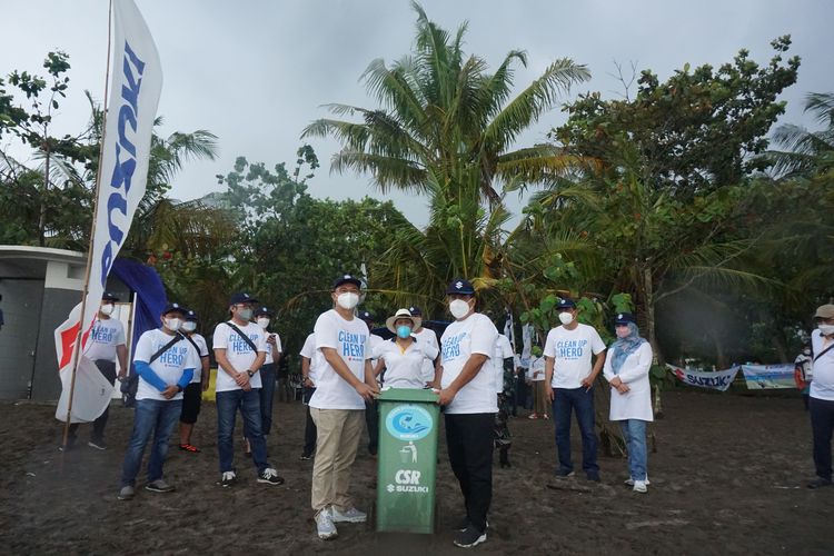 PT Suzuki Indomobil Sales (SIS) menggelar kegiatan sosial Clean Up The World 2021, di Pangandaran, Jawa Barat, pada Sabtu dan Minggu, 11-12 Desember 2021.