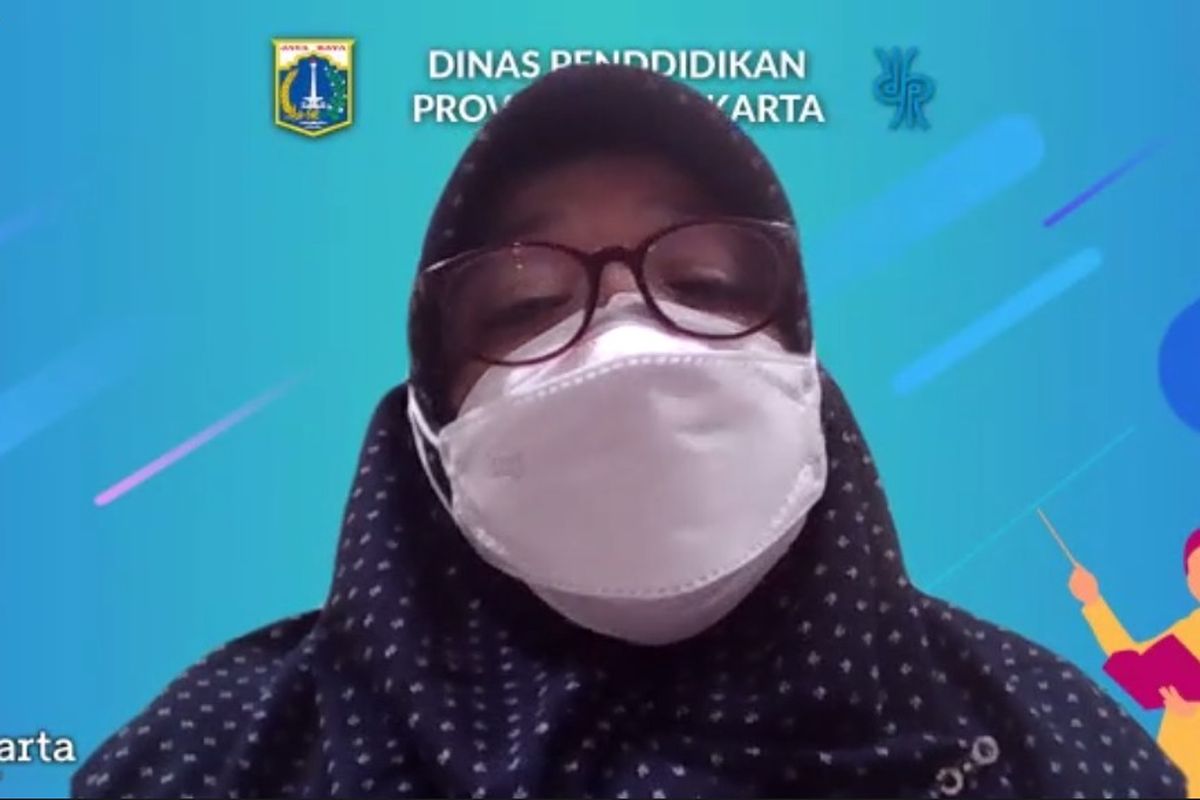 Kepala Dinas Pendidikan DKI Jakarta Nahdiana saat memaparkan kasus Covid-19 sejak pembelajaran tatap muka melalui rapat virtual Komisi E DPRD DKI Jakarta, Senin (2/2/2022)